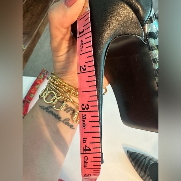 DKNY Zebra Heels - Black & Clear Size 8.5/9 Lightly Used Mob Wife Office Siren - Picture 10 of 11